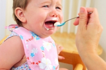 CÓ NÊN ÉP TRẺ ĂN KHI TRẺ BIẾNG ĂN KHÔNG